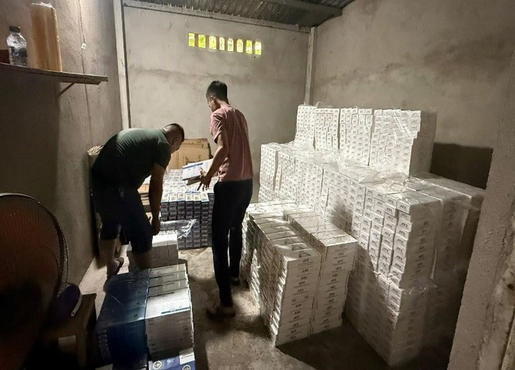 Bắt đối tượng buôn bán hơn 26.000 bao thuốc lá điếu nhập lậu