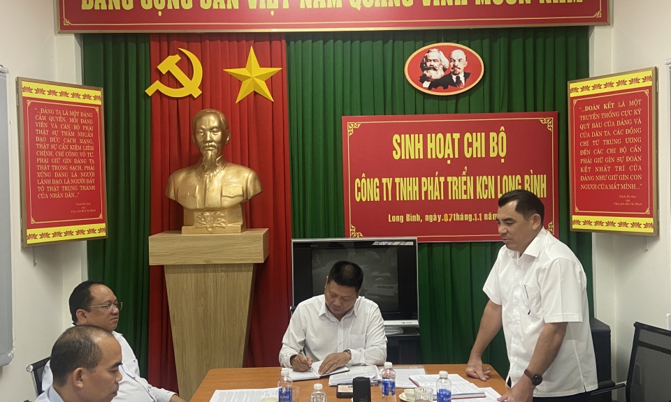 B&amp;#237; thư Đảng ủy Khối Doanh nghiệp tỉnh dự sinh hoạt thường kỳ th&amp;#225;ng 11/2023 tại Chi bộ C&amp;#244;ng ty TNHH Ph&amp;#225;t triển Khu C&amp;#244;ng nghiệp Long B&amp;#236;nh