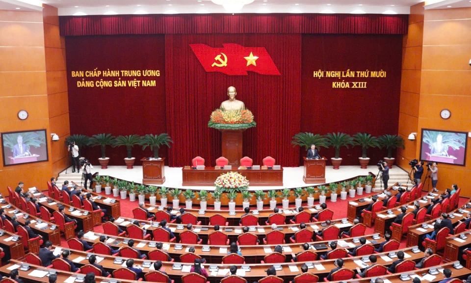 Bộ Ch&amp;#237;nh trị ban h&amp;#224;nh Quy định về kiểm so&amp;#225;t quyền lực, ph&amp;#242;ng, chống tham nhũng, ti&amp;#234;u cực (TN,TC) trong quản l&amp;#253;, sử dụng t&amp;#224;i ch&amp;#237;nh, t&amp;#224;i sản c&amp;#244;ng