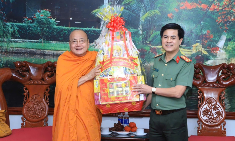 Ban Trị sự Gi&amp;#225;o hội Phật gi&amp;#225;o (GHPG) Việt Nam tỉnh ch&amp;#250;c Tết C&amp;#244;ng an tỉnh