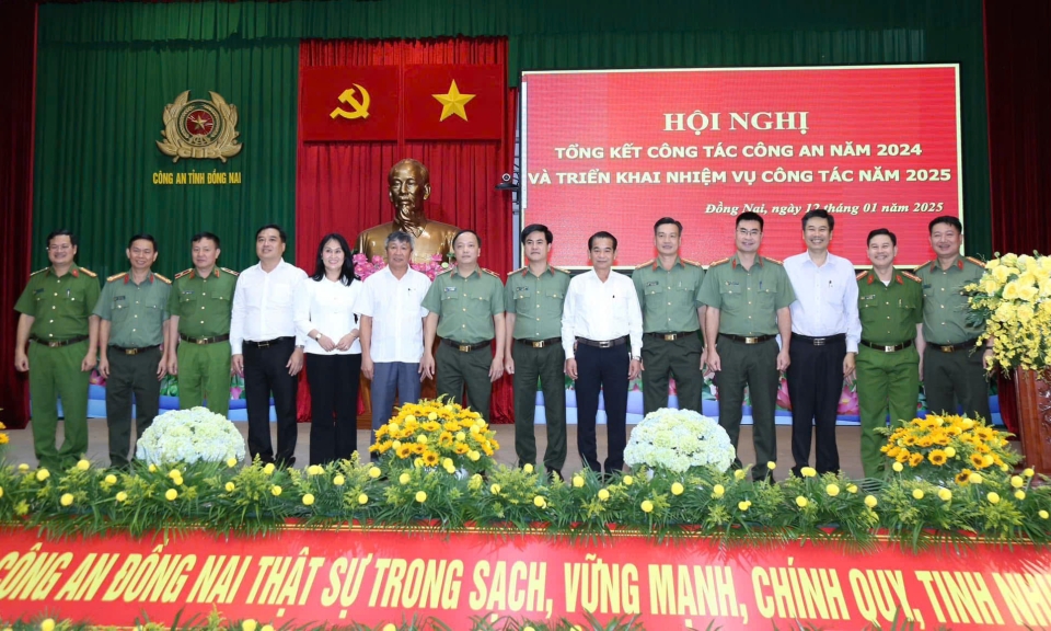 Hội nghị tổng kết c&amp;#244;ng t&amp;#225;c C&amp;#244;ng an năm 2024 v&amp;#224; triển khai nhiệm vụ c&amp;#244;ng t&amp;#225;c năm 2025