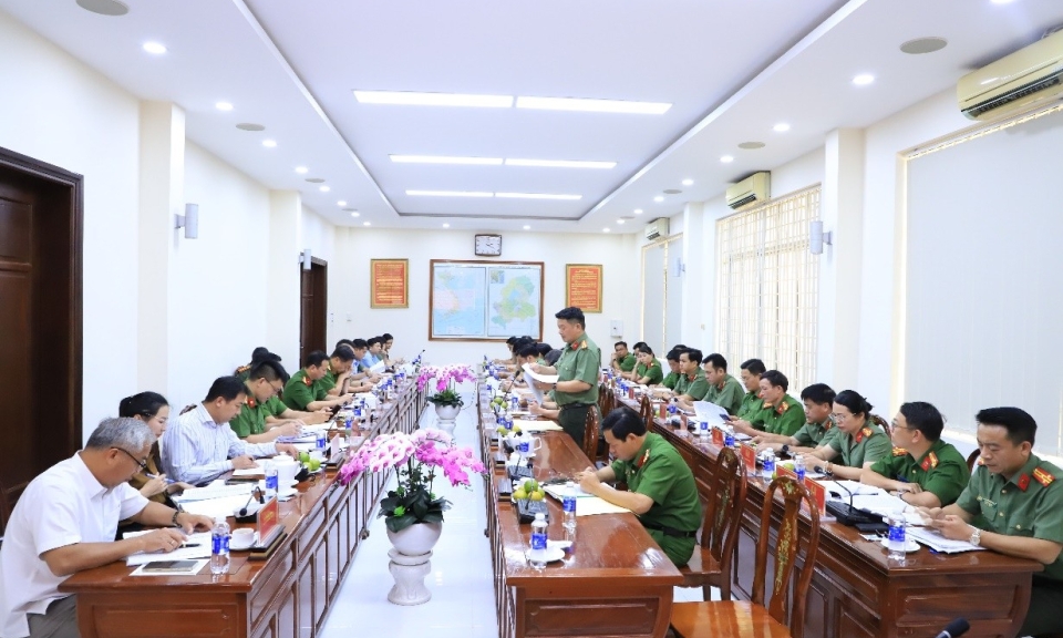 Hội nghị Ban Chấp h&amp;#224;nh Đảng bộ C&amp;#244;ng an tỉnh Qu&amp;#253; I năm 2025