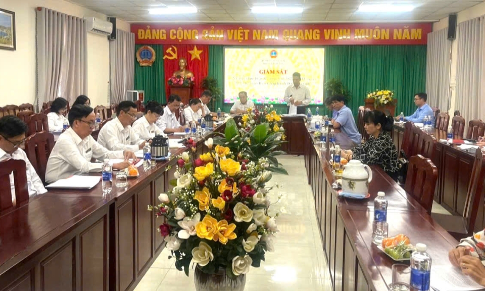 Triển khai quyết định gi&amp;#225;m s&amp;#225;t của ban thường vụ tỉnh ủy đối với Đảng ủy T&amp;#242;a &amp;#225;n nh&amp;#226;n d&amp;#226;n tỉnh