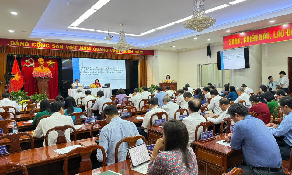 Hội đồng nh&acirc;n d&acirc;n tỉnh tổ chức kỳ họp thứ 29 th&ocirc;ng qua một số nghị quyết chuy&ecirc;n đề l&agrave;m cơ sở cho c&ocirc;ng t&aacute;c điều h&agrave;nh quản l&yacute; nh&agrave; nước của tỉnh