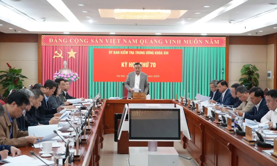 Th&amp;#244;ng c&amp;#225;o b&amp;#225;o ch&amp;#237; Kỳ họp thứ 70 của Ủy ban Kiểm tra Trung ương