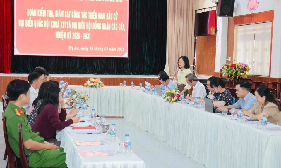 Đo&amp;#224;n kiểm tra, gi&amp;#225;m s&amp;#225;t c&amp;#244;ng t&amp;#225;c bầu cử của tỉnh l&amp;#224;m việc với x&amp;#227; Trị An