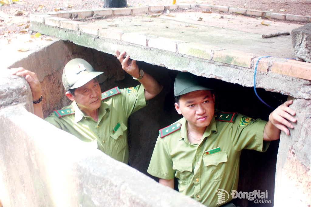 Di tích lịch sử Khu ủy miền Đông nằm trong khu vực rừng thuộc quản lý của Trạm Kiểm lâm di tích Khu ủy miền Đông, Khu Bảo tồn Thiên nhiên - Văn hóa Đồng Nai. Ảnh: Đoàn Phú