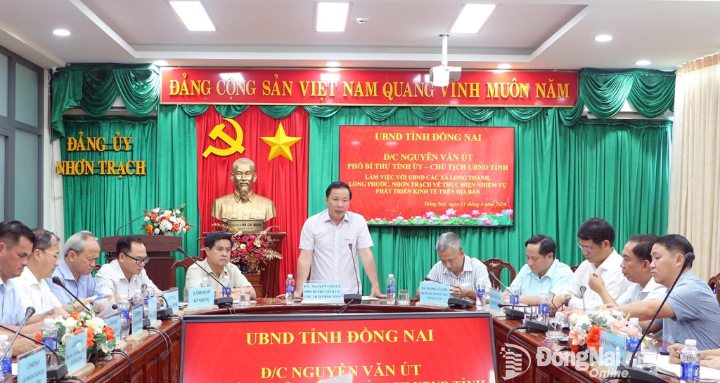 Phó Bí thư Tỉnh ủy, Chủ tịch UBND tỉnh Nguyễn Văn Út phát biểu kết luận buổi làm việc. Ảnh: Phạm Tùng