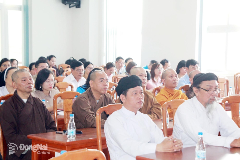 Qu&amp;#225;n triệt Nghị quyết Đại hội XIV của Đảng trong chức sắc, chức việc, tu sĩ c&amp;#225;c t&amp;#244;n gi&amp;#225;o, gi&amp;#224; l&amp;#224;ng, người c&amp;#243; uy t&amp;#237;n