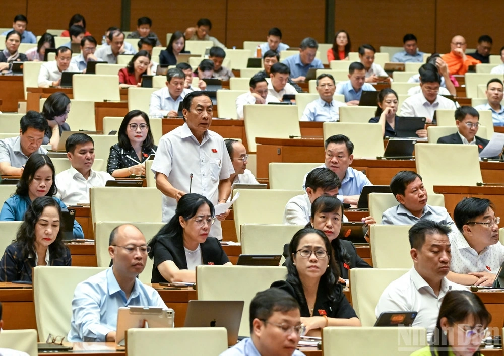 Đại biểu Phạm Văn Hòa (Đoàn Đồng Tháp)