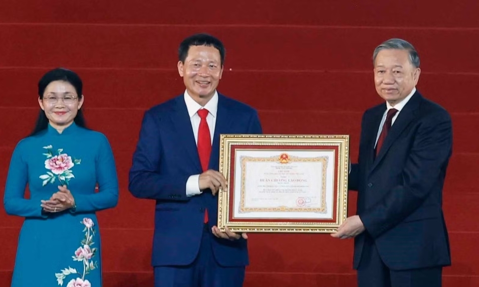 Chuyển h&amp;#243;a niềm tự h&amp;#224;o th&amp;#224;nh tr&amp;#225;ch nhiệm v&amp;#224; khẳng định tầm v&amp;#243;c