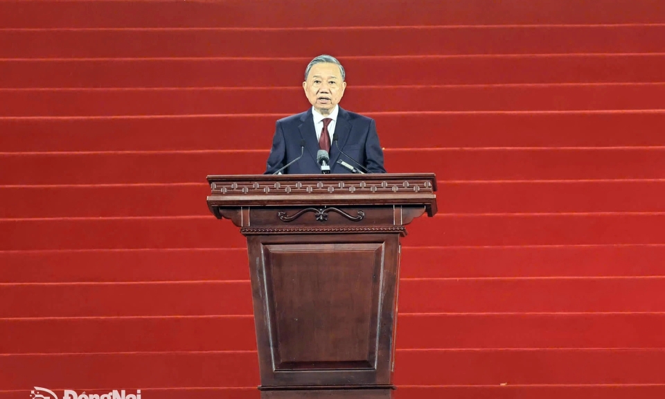 X&amp;#226;y dựng Đồng Nai th&amp;#224;nh một th&amp;#224;nh phố &lsquo;v&amp;#236; con người&rsquo;, mọi người d&amp;#226;n đều được thụ hưởng th&amp;#224;nh quả ph&amp;#225;t triển