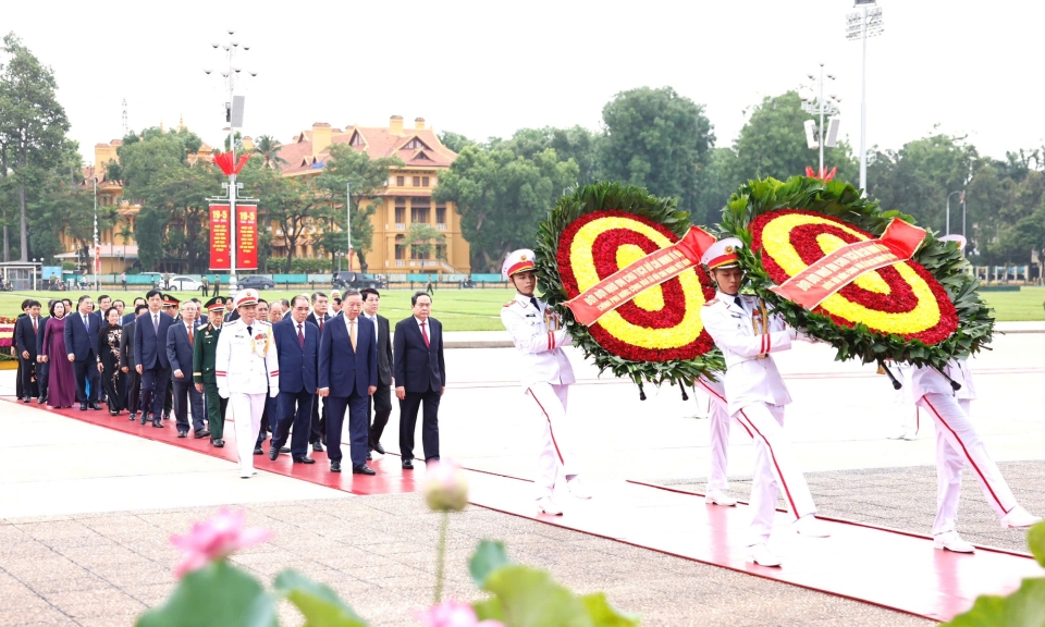 L&amp;#227;nh đạo Đảng, Nh&amp;#224; nước v&amp;#224;o Lăng viếng Chủ tịch Hồ Ch&amp;#237; Minh