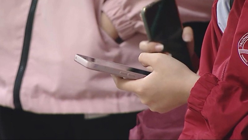 Đa số Gen Z cập nhật thông tin bầu cử qua mạng xã hội.